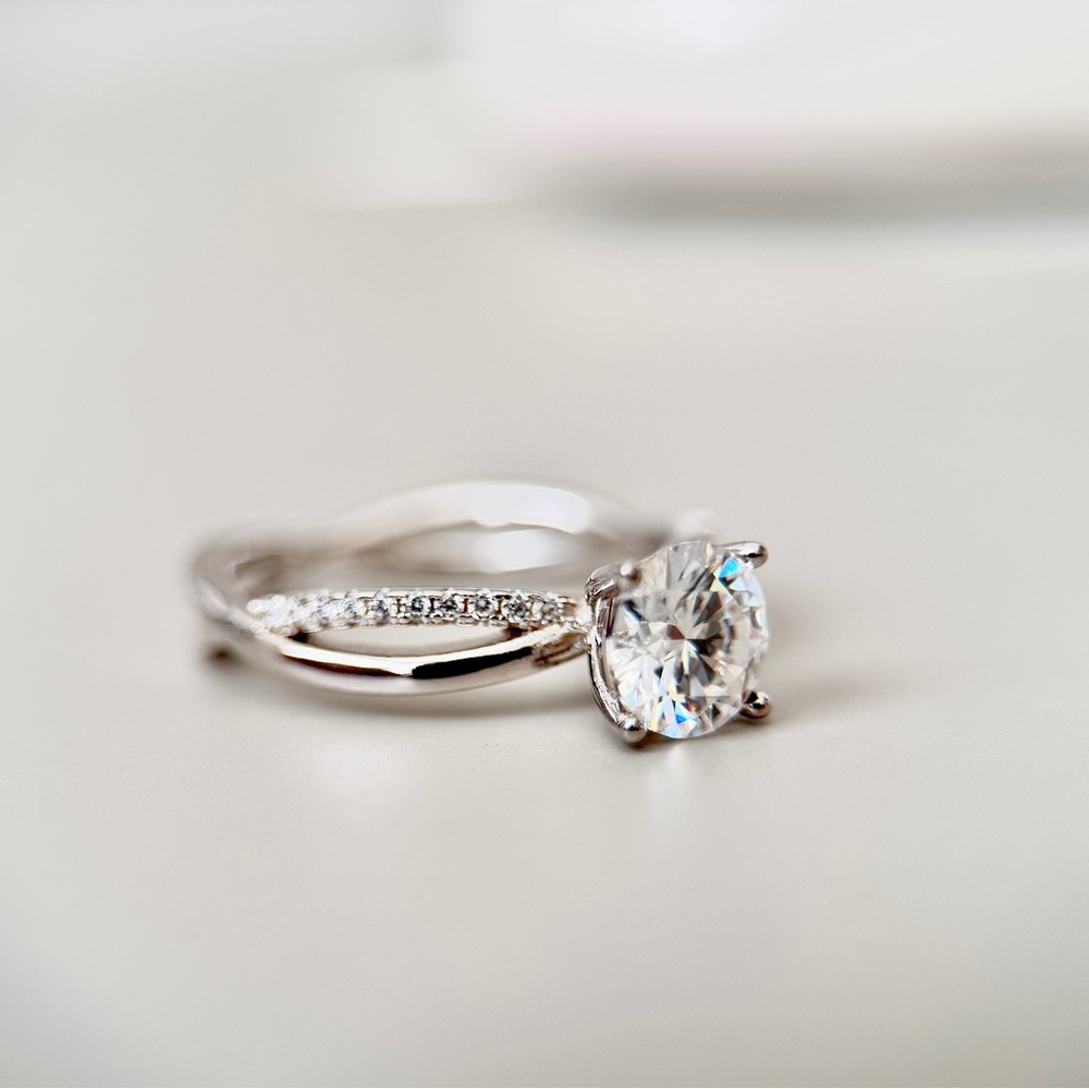 1cr S925 Moissanite Engagement Ring Double Shoulder 18k Gold Plate - Picture 8 of 8